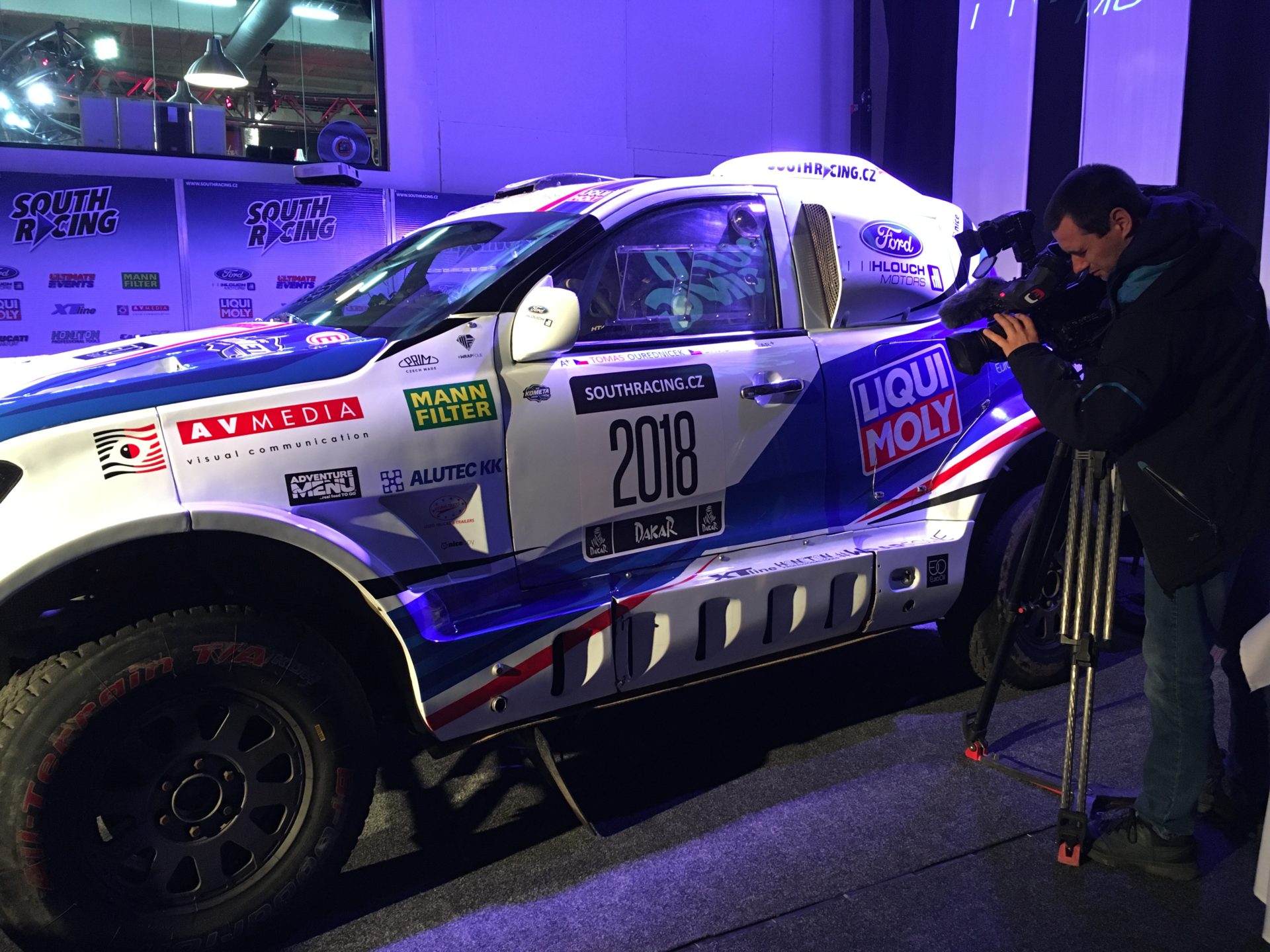 A spectacular departure of Dakar´s equipment