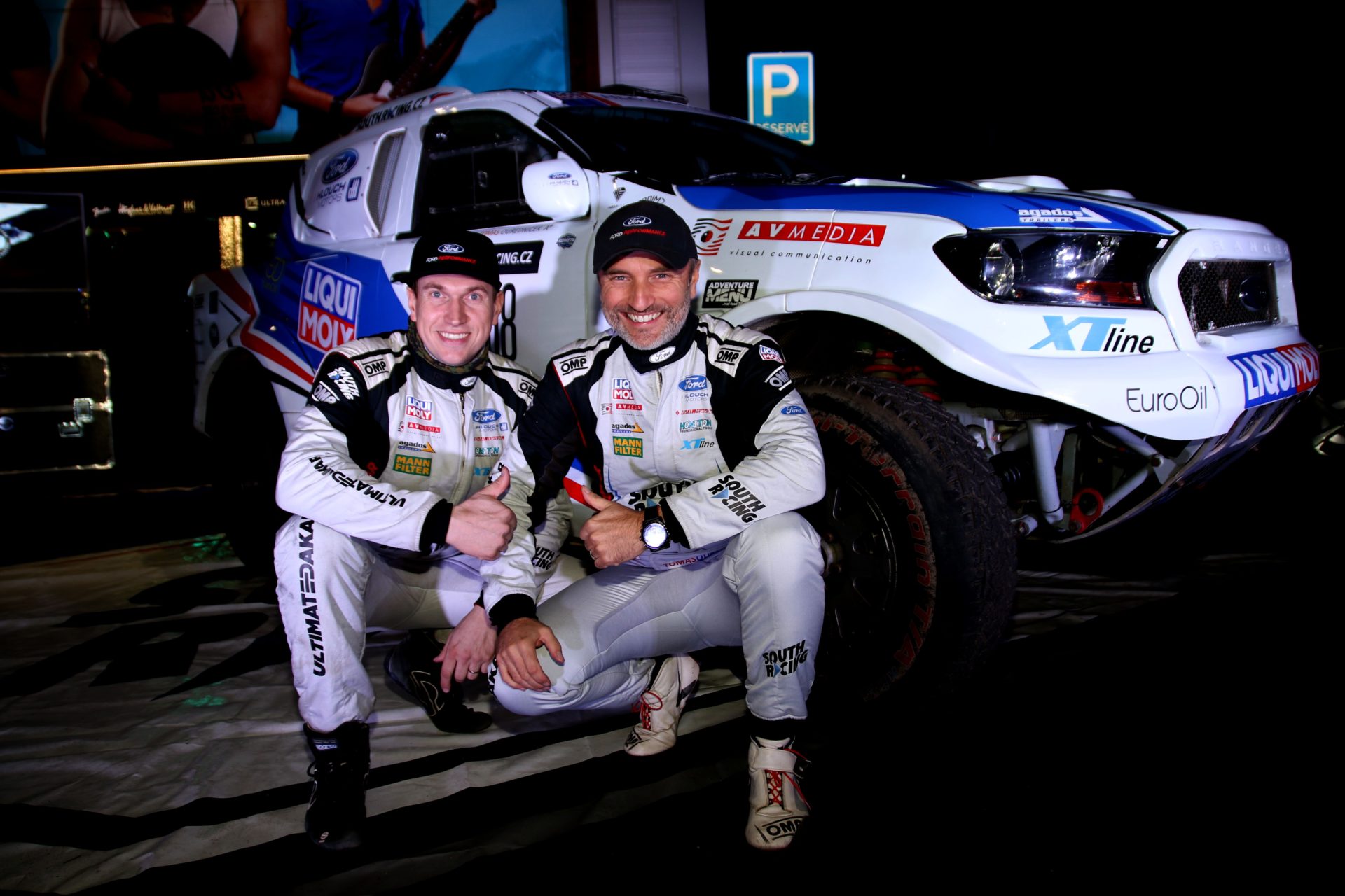 A spectacular departure of Dakar´s equipment