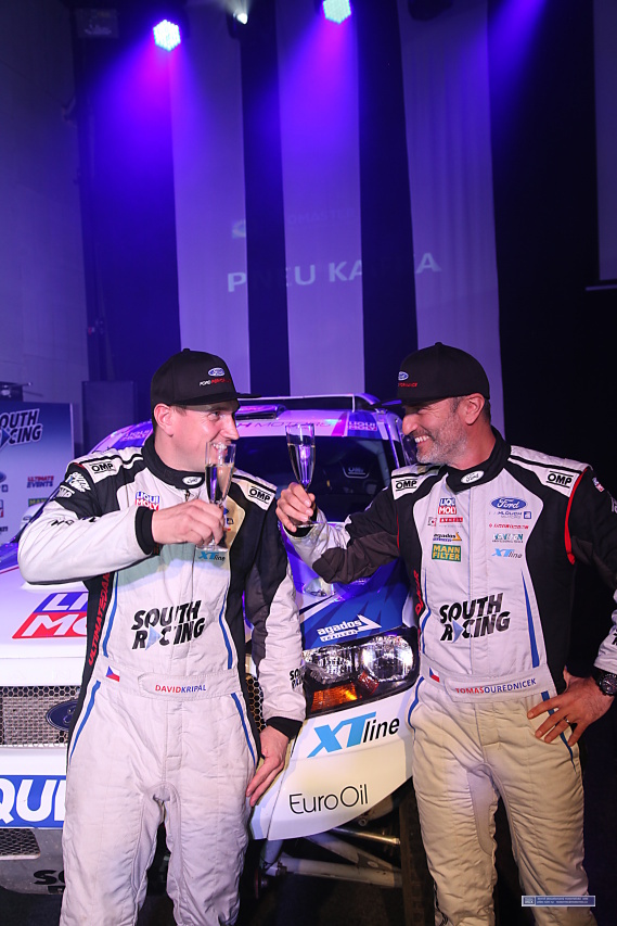 A spectacular departure of Dakar´s equipment