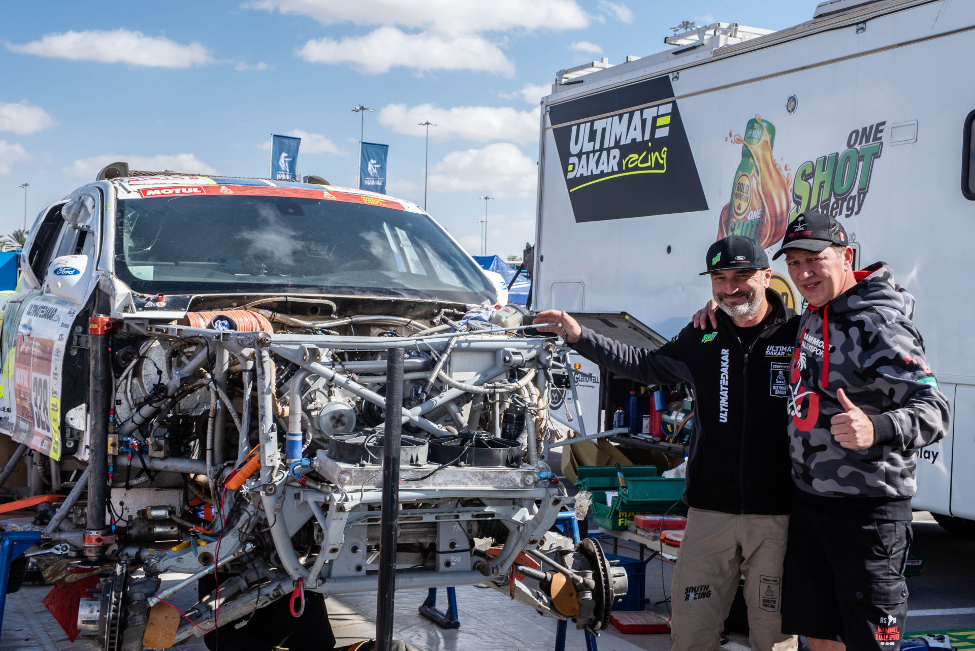 “Rest day” turns into heroic fight for Ultimate Dakar