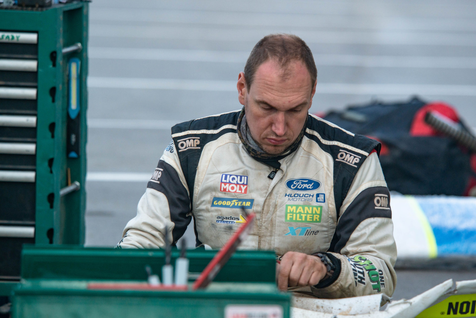 “Rest day” turns into heroic fight for Ultimate Dakar