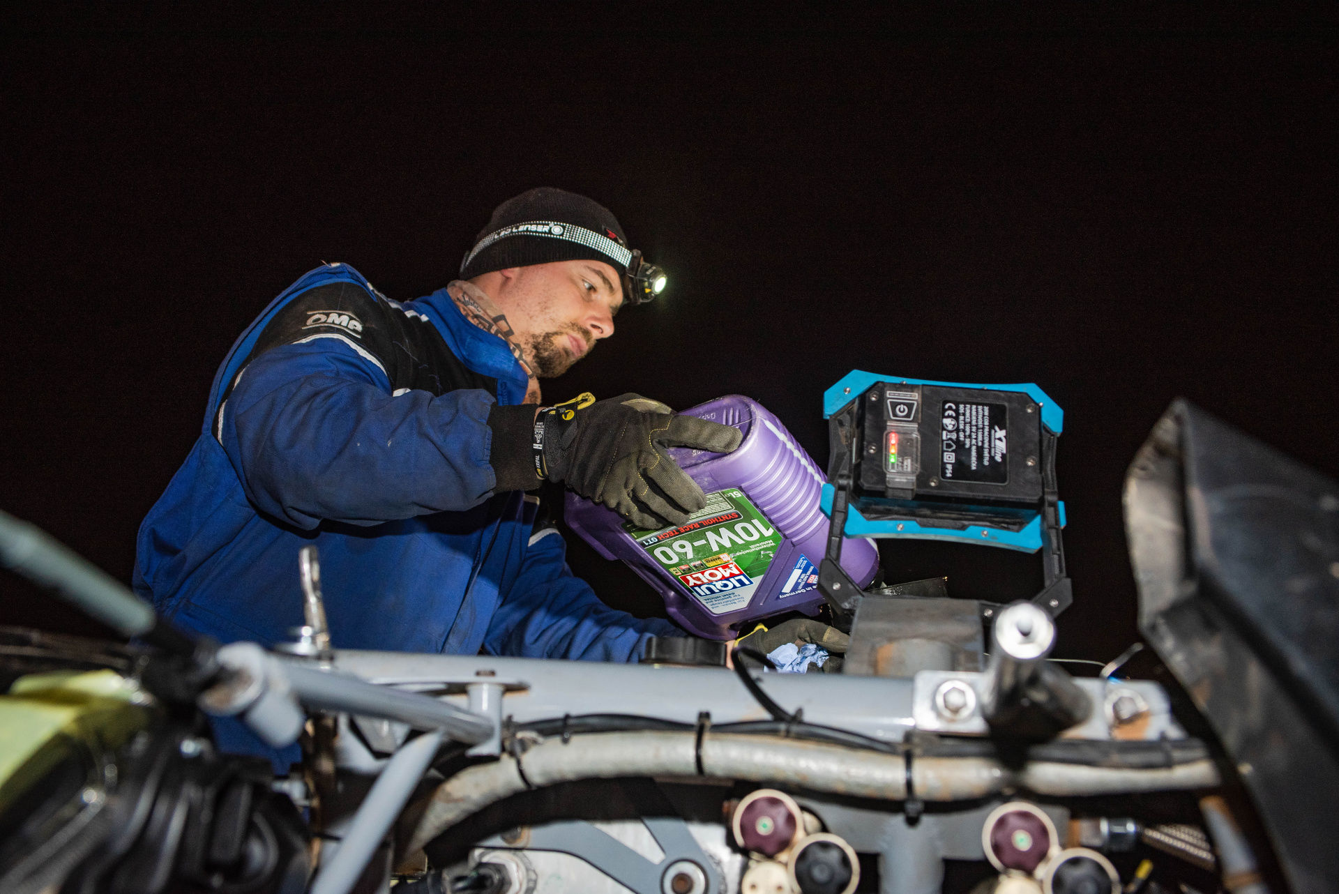 “Rest day” turns into heroic fight for Ultimate Dakar