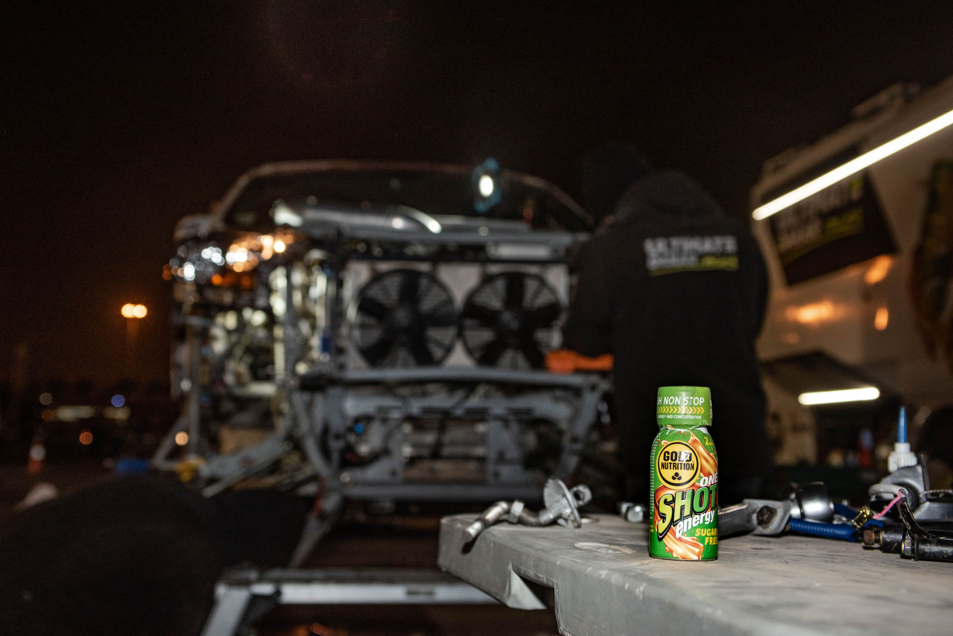 “Rest day” turns into heroic fight for Ultimate Dakar