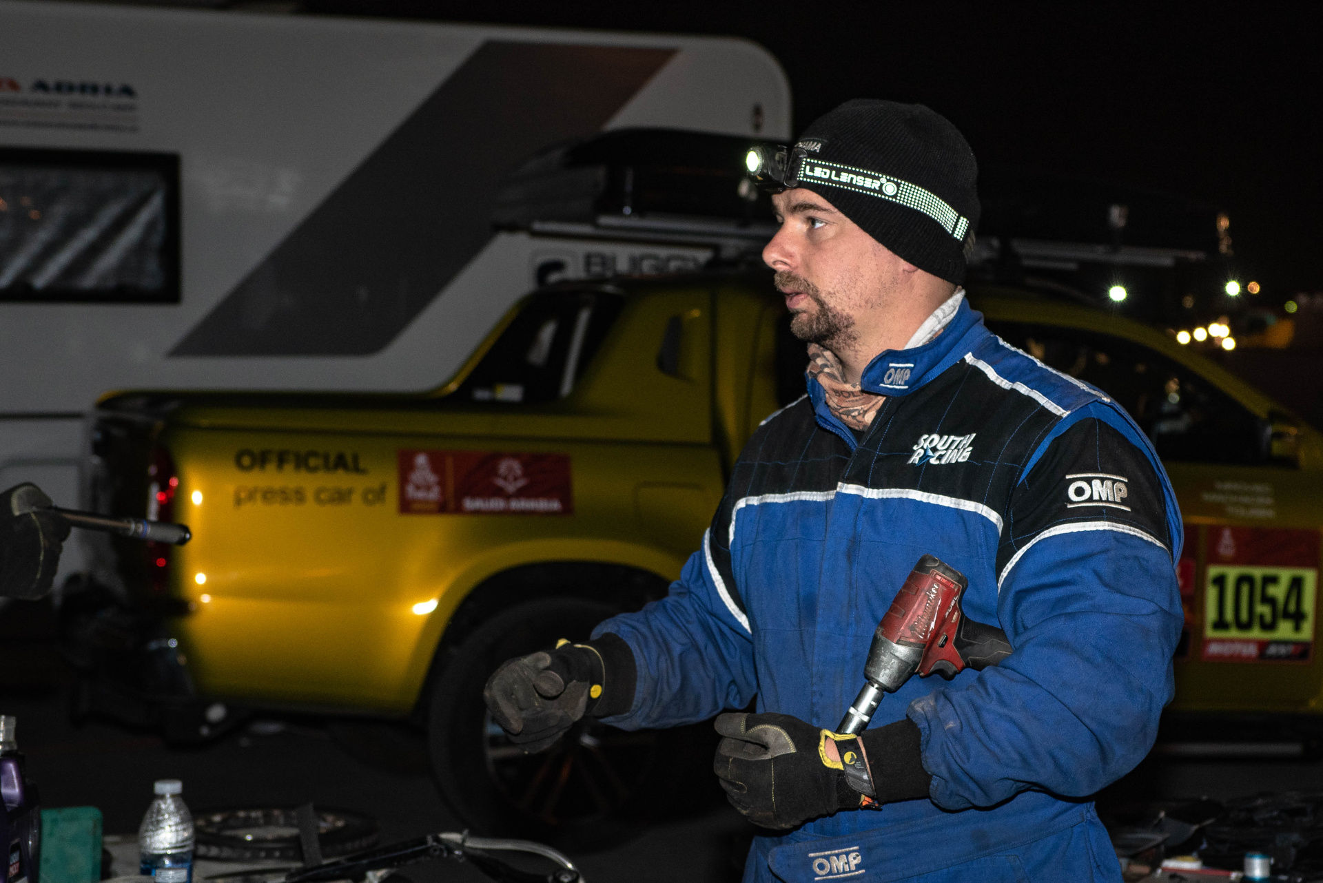 “Rest day” turns into heroic fight for Ultimate Dakar