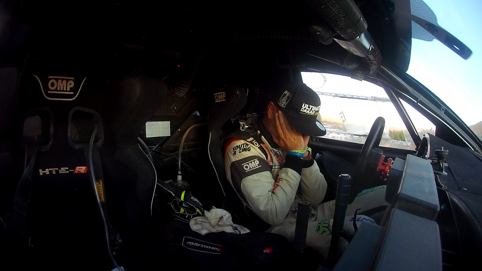 “Rest day” turns into heroic fight for Ultimate Dakar