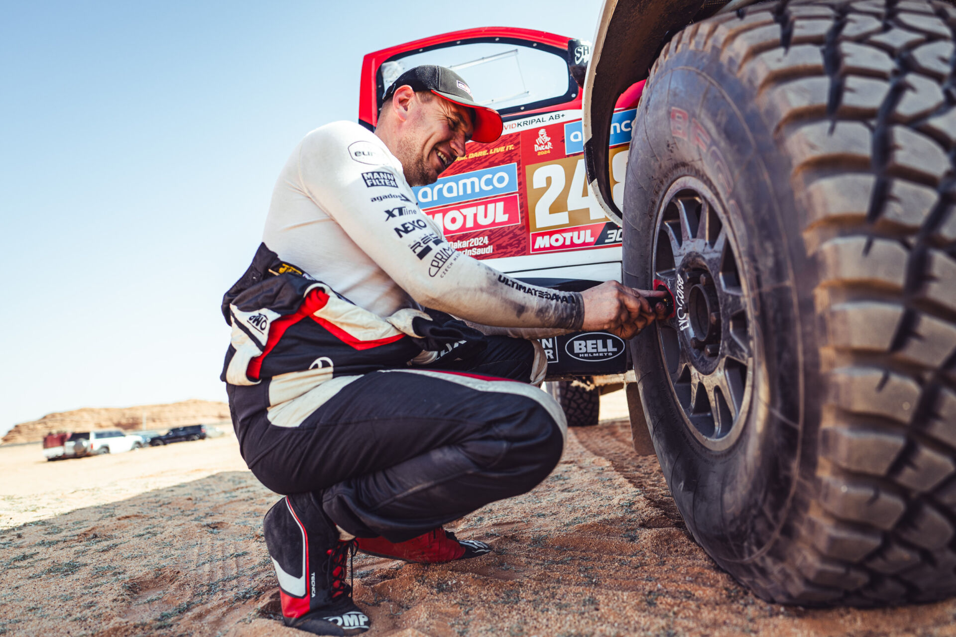 Dakar 2024: “Overtaking championship” for Ourednicek and Kripal on grueling Stage 1