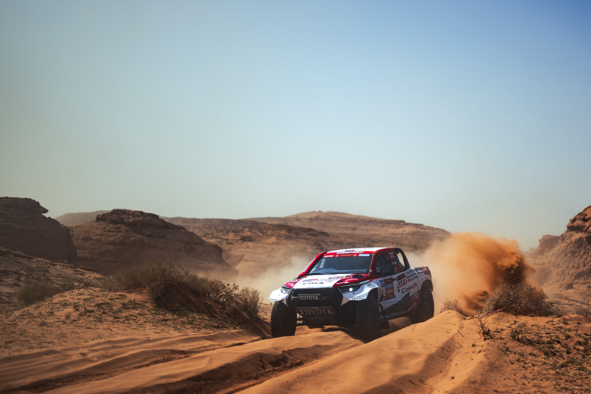 Dakar 2024: “Overtaking championship” for Ourednicek and Kripal on grueling Stage 1