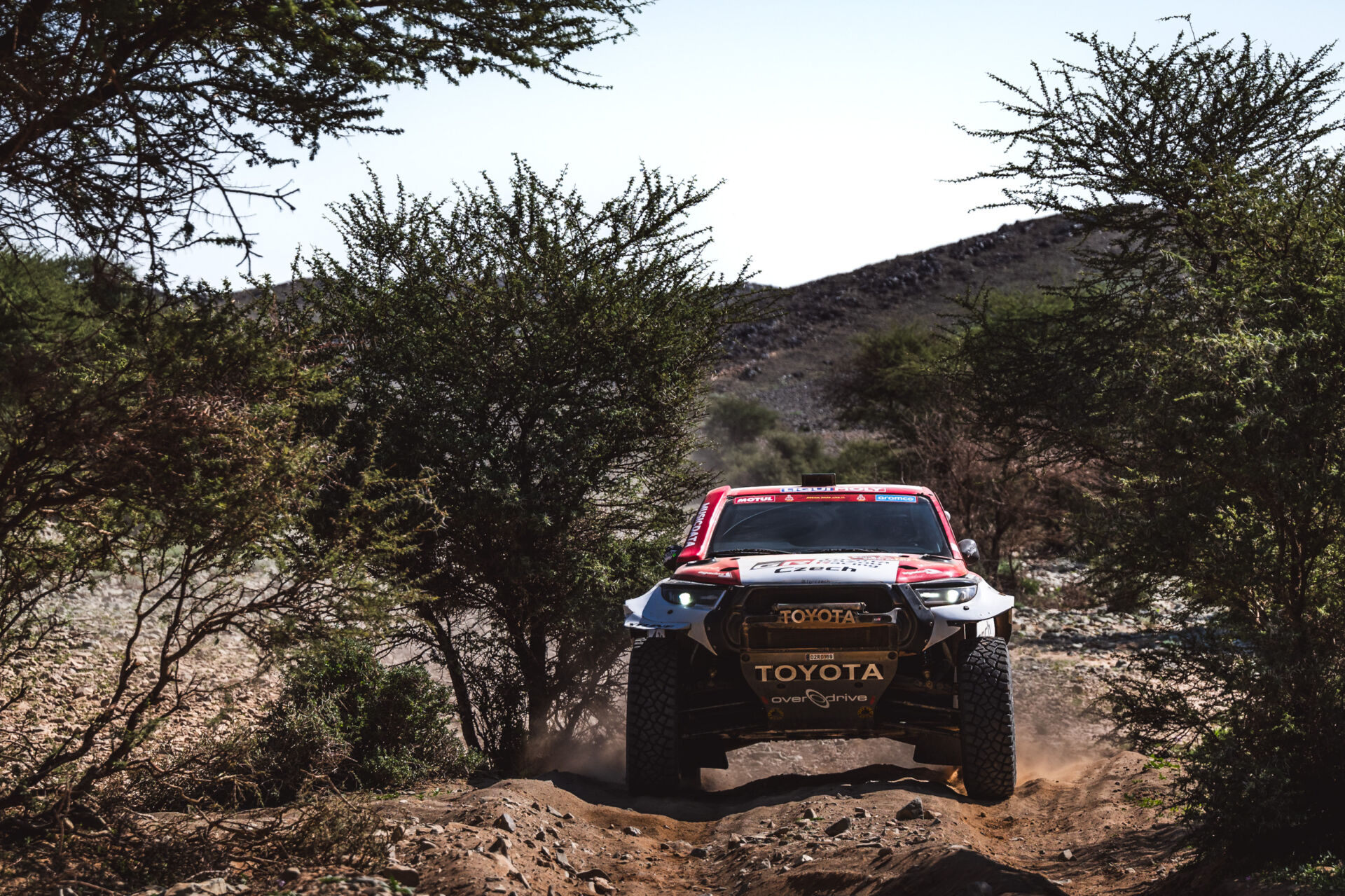 Dakar 2024: Day of helping hands for Ourednicek and Kripal