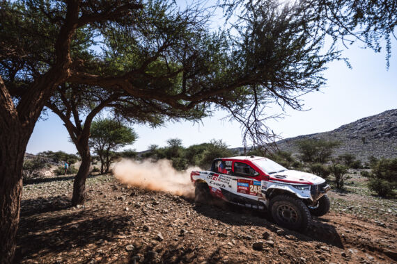 Gallery picture Dakar 2024: Day of helping hands for Ourednicek and Kripal