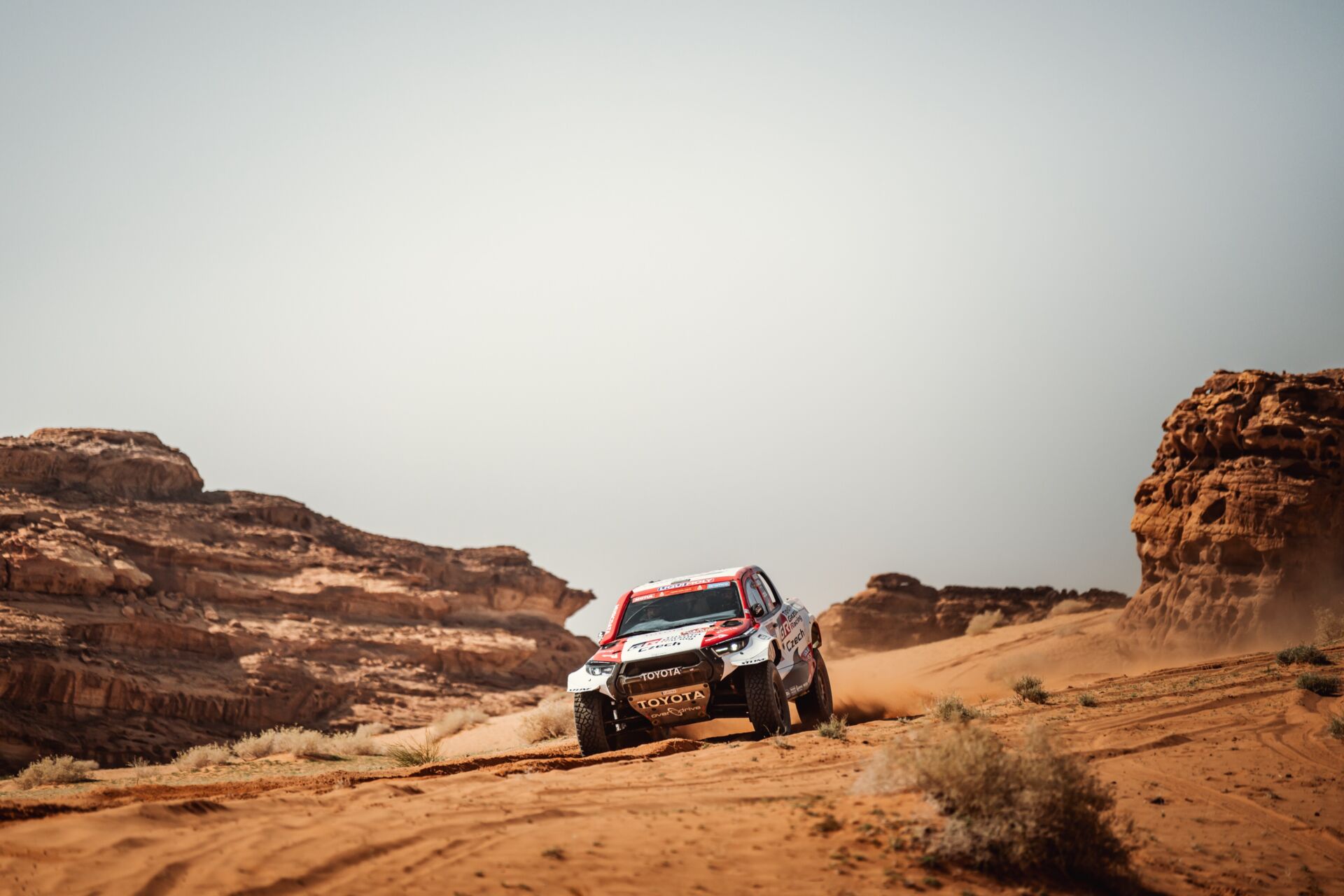 Dakar 2024: “Overtaking championship” for Ourednicek and Kripal on grueling Stage 1