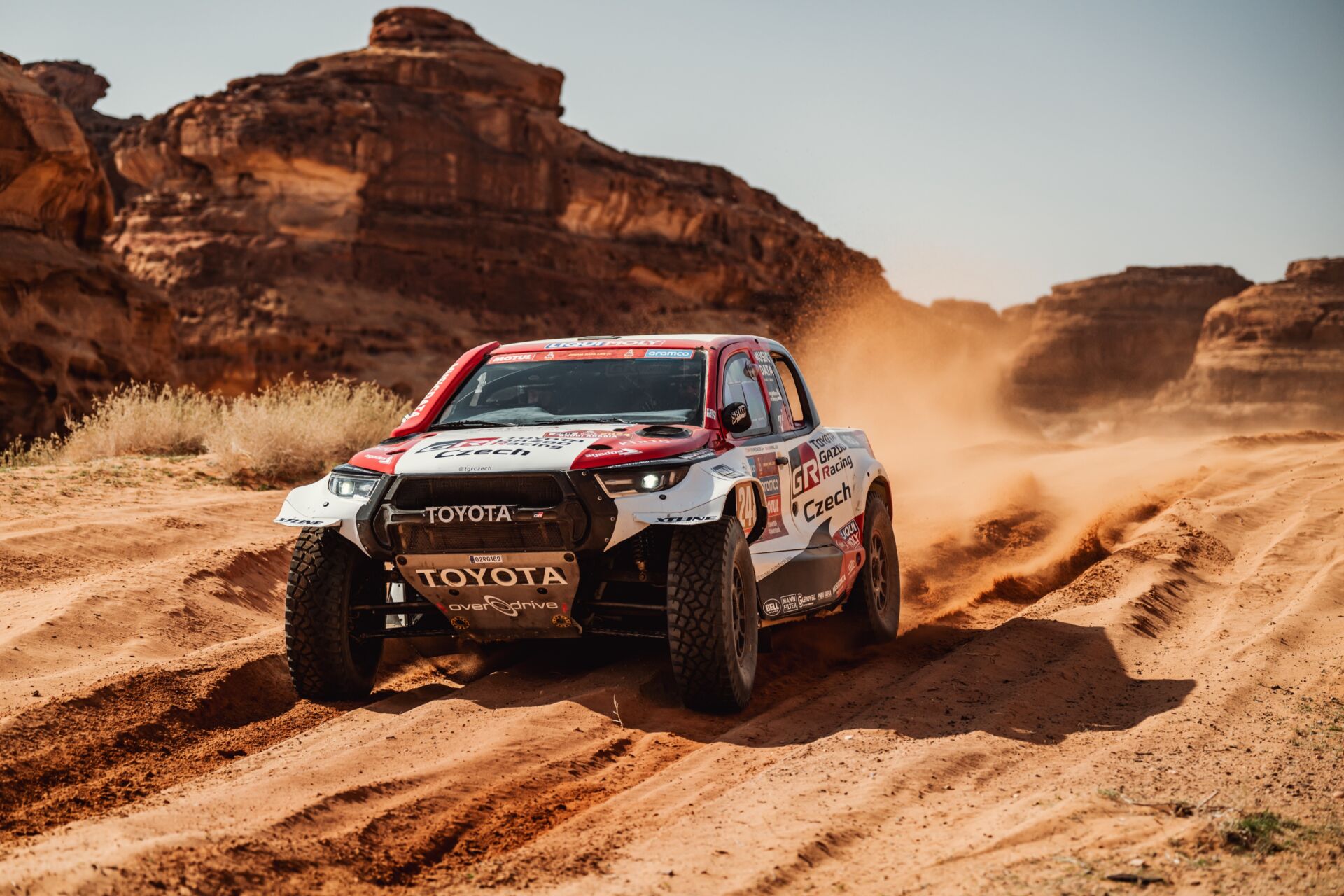 Dakar 2024: “Overtaking championship” for Ourednicek and Kripal on grueling Stage 1