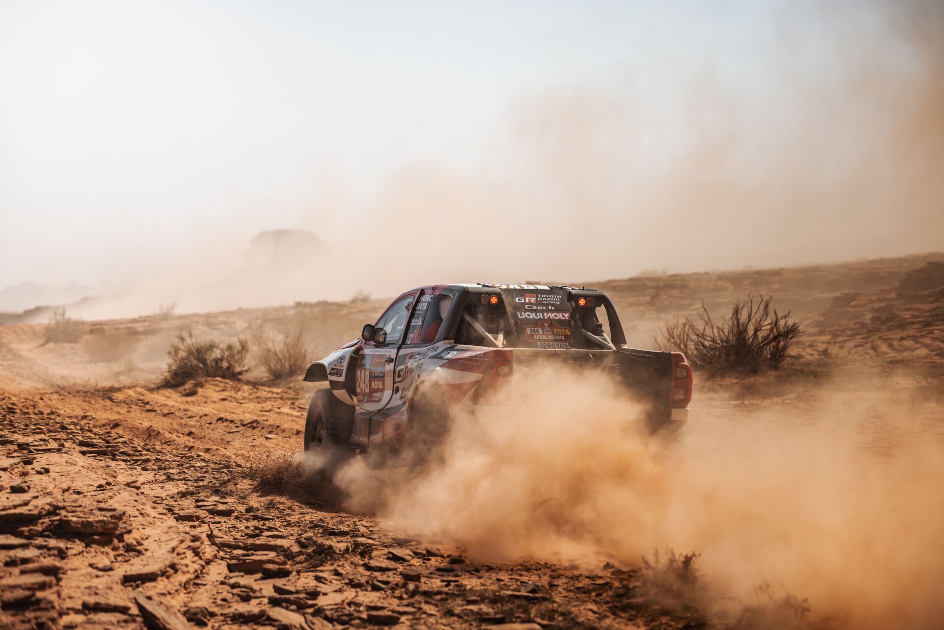 Dakar 2024: “Overtaking championship” for Ourednicek and Kripal on grueling Stage 1